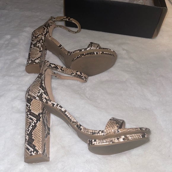 Fashion Nova Pace-02 Heels - Picture 4 of 5